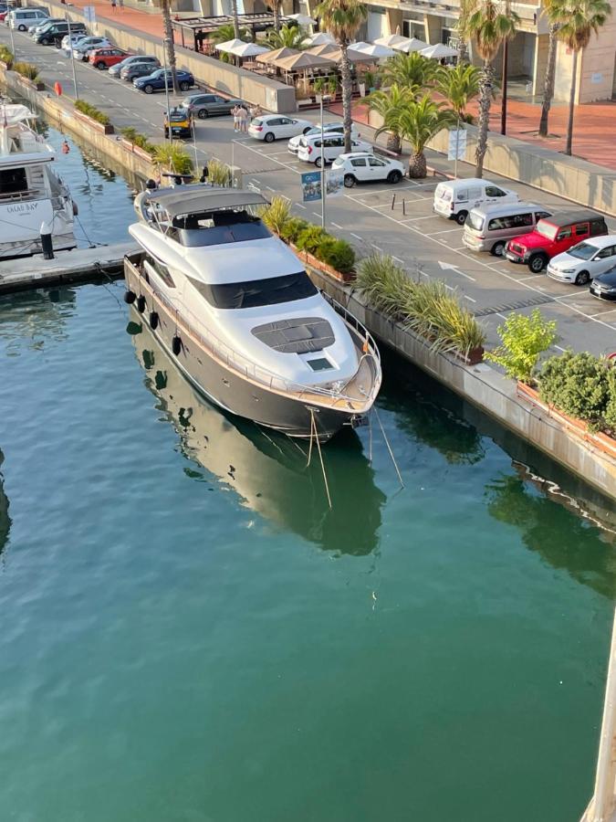 Motoryacht 21 Avec Equipage Hotel Barcelona Bagian luar foto