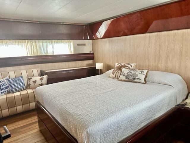 Motoryacht 21 Avec Equipage Hotel Barcelona Bagian luar foto