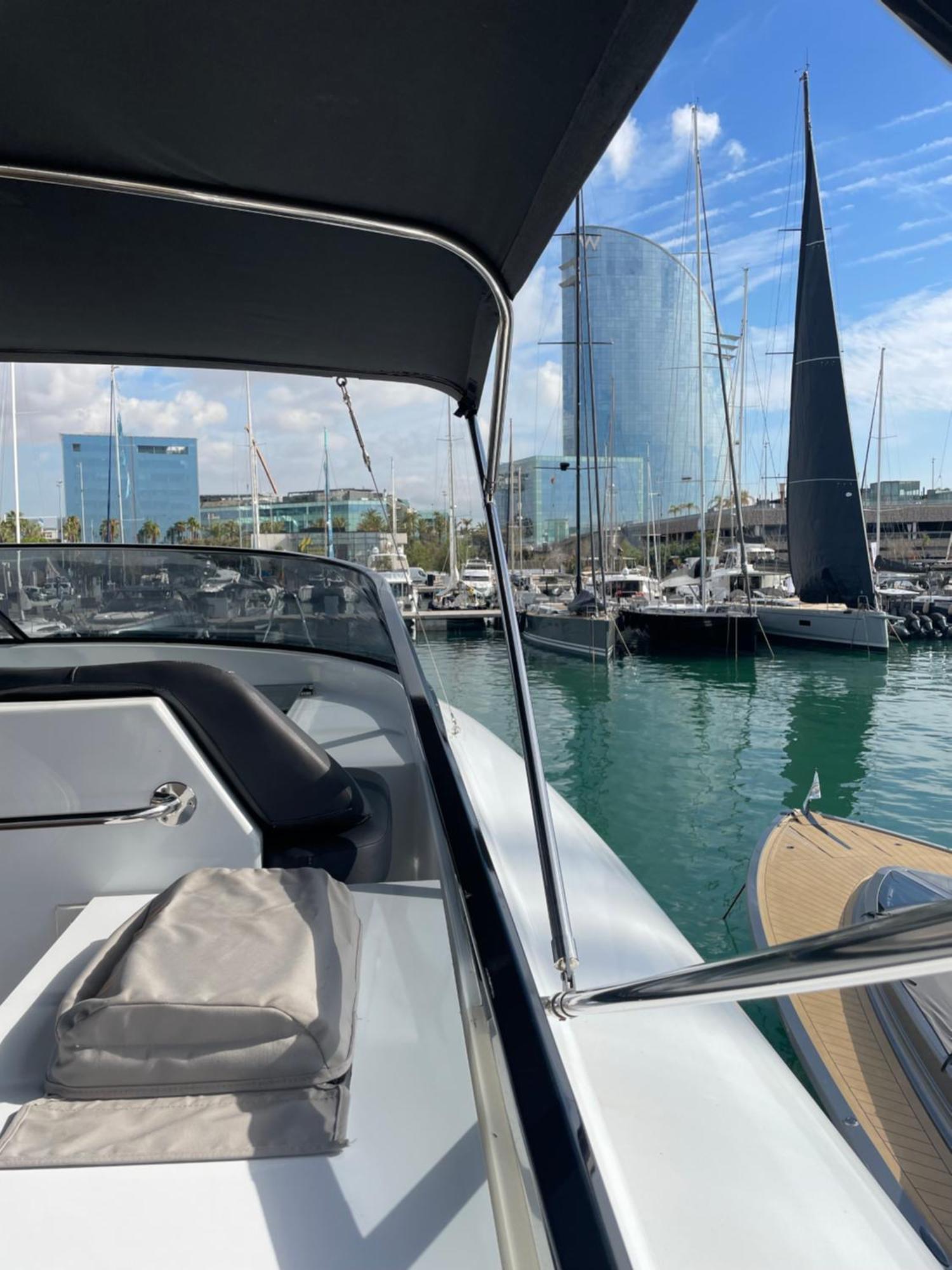 Motoryacht 21 Avec Equipage Hotel Barcelona Bagian luar foto