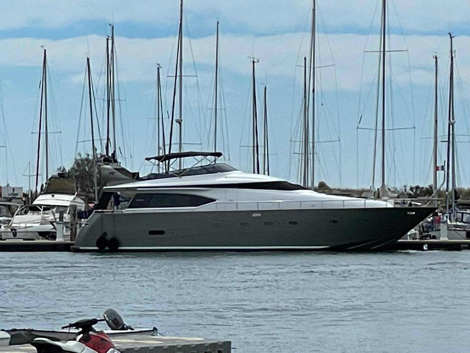 Motoryacht 21 Avec Equipage Hotel Barcelona Bagian luar foto