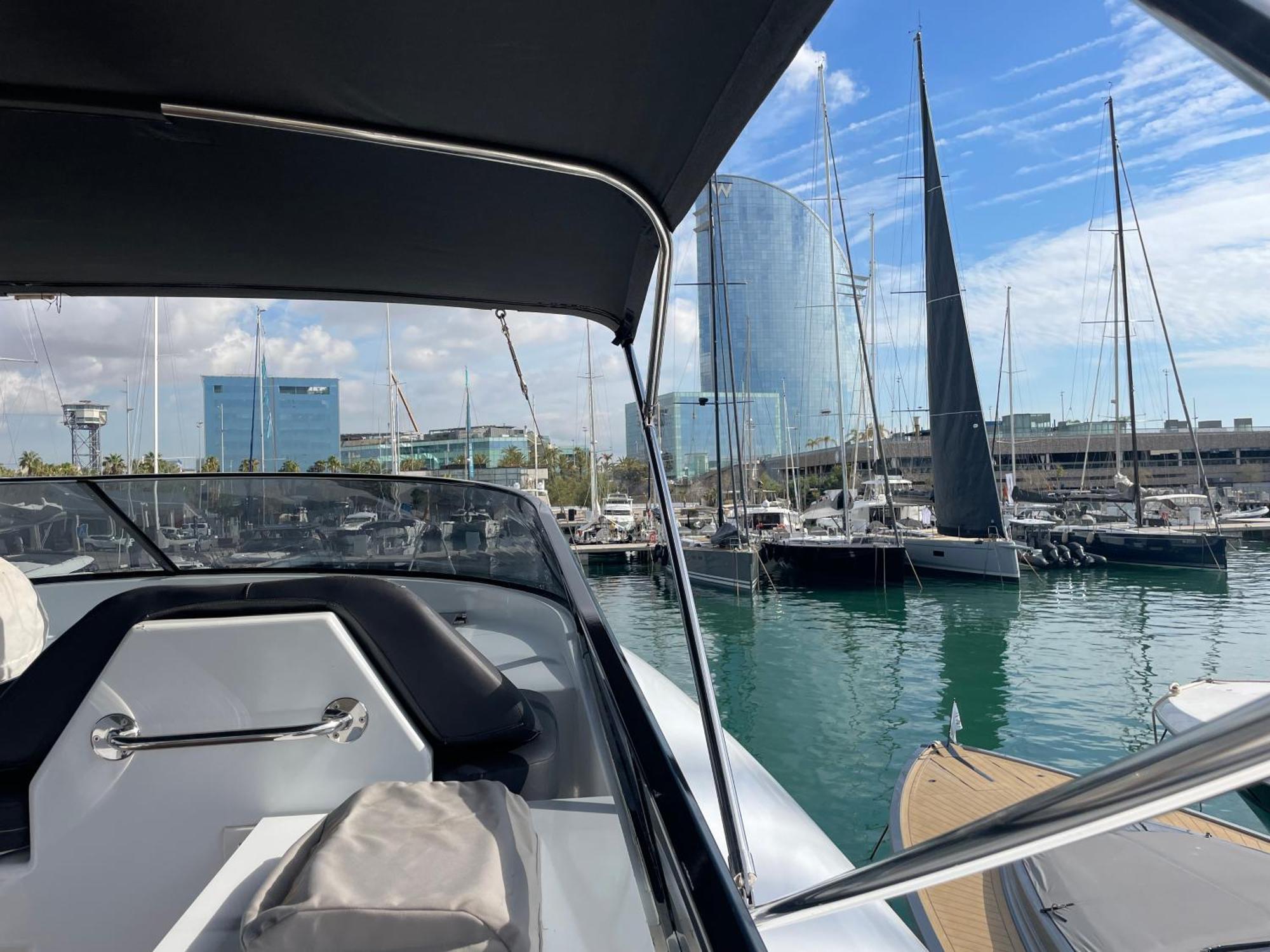 Motoryacht 21 Avec Equipage Hotel Barcelona Bagian luar foto
